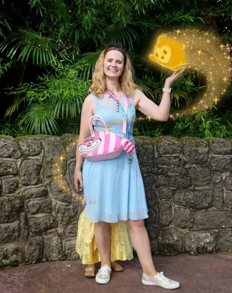 Ingrid muestra como son las fotos en Disneyland París